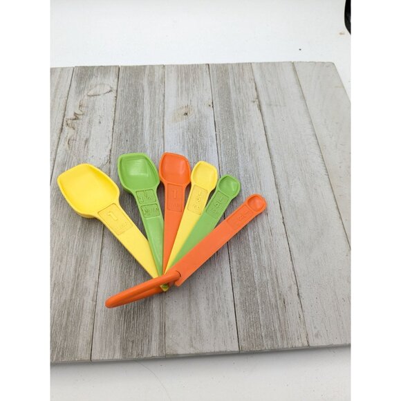 Tupperware Yellow Orange Green 6 Piece Measuring Spoons 1/8 tsp-1 Tbsp - Picture 2 of 6